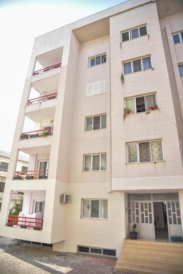 Flowers Apartments Golem  Exterior photo